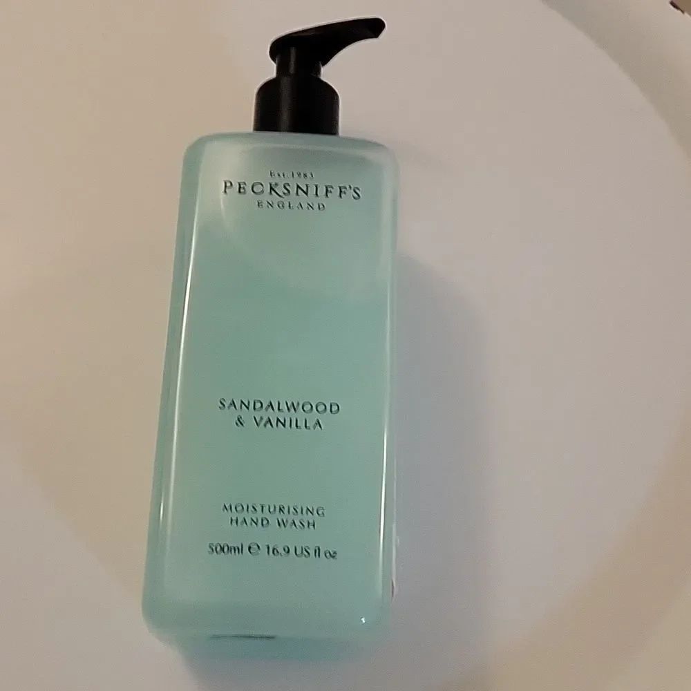 HAND &BODY SOAP - Picture 6 of 9